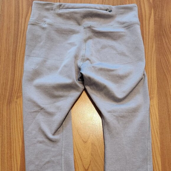 Women’s Nike Running size M Gray Dri-Fit Cropped Capri Leggings Zip Back Pocket - Picture 7 of 11